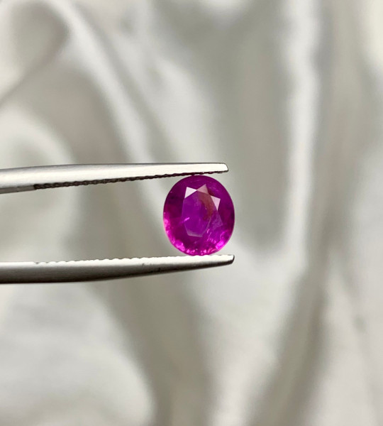 Certified Natural Purplish Pink Sapphire from Kashmir